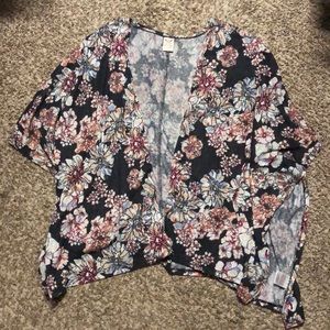 Super cute floral kimono